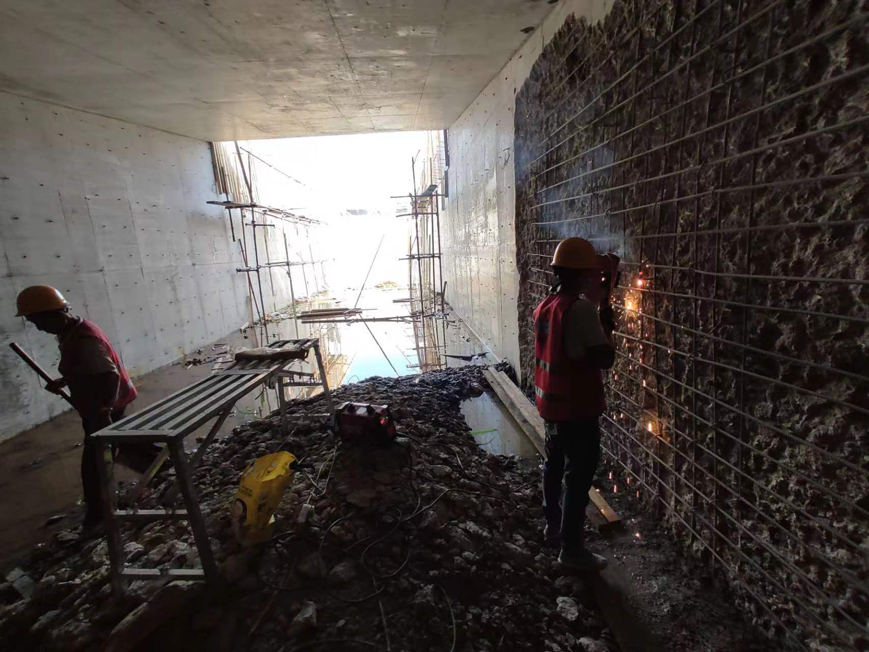 衢州挖断承重墙导致楼体开裂，加固施工方案出炉